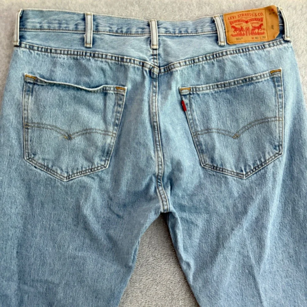 Levis 501 Straight Leg Mens 40x32 Light Wash Blue Button Fly Denim Jeans